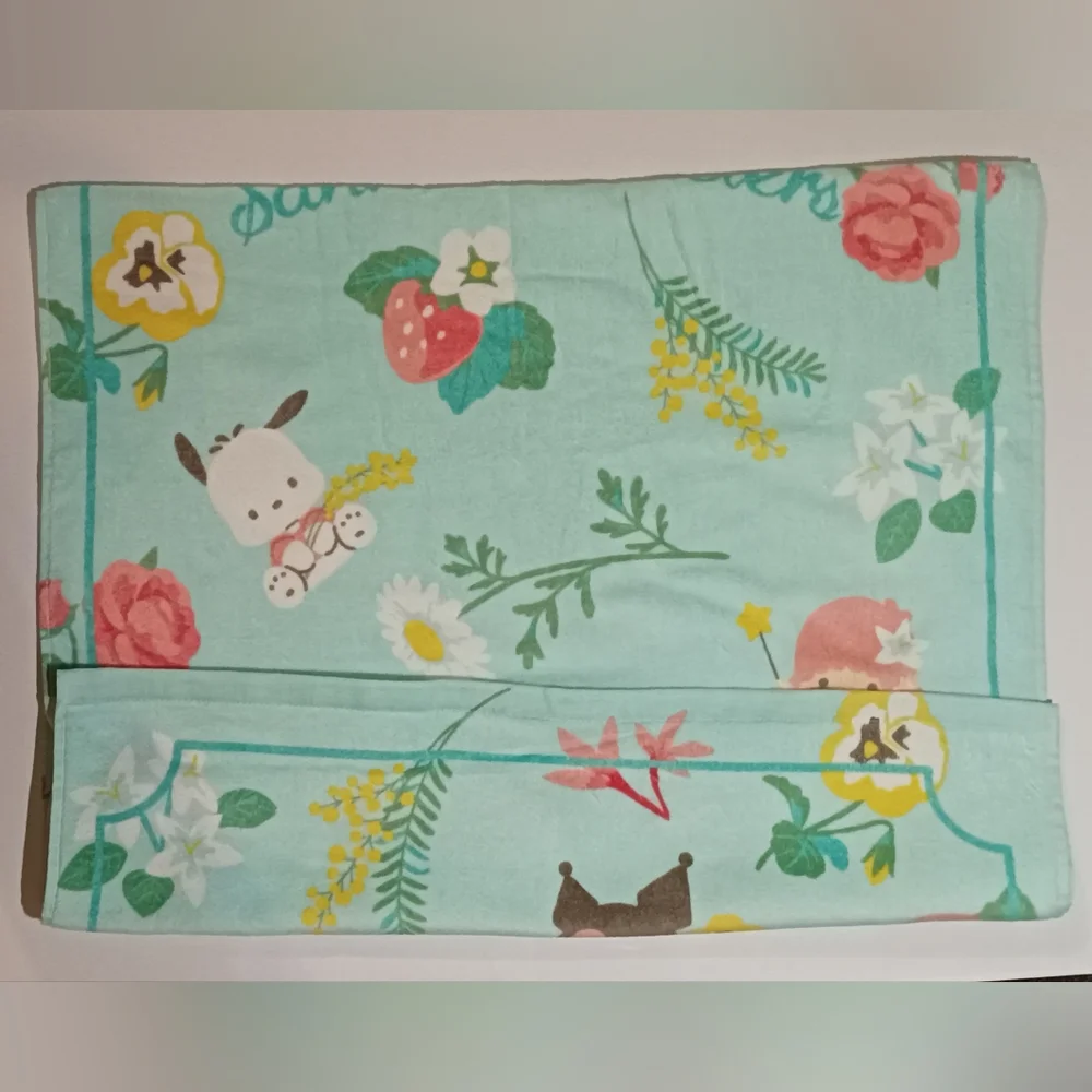 Floral sanrio characters bath towel